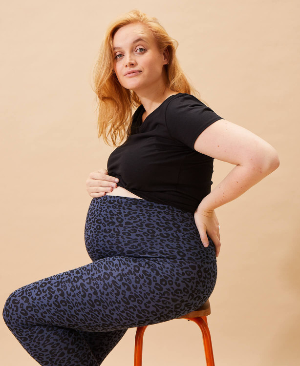Legging femme enceinte : l'indispensable de la garde-robe de grossesse 